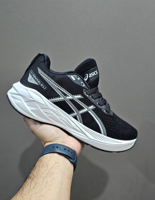 Asics novablast